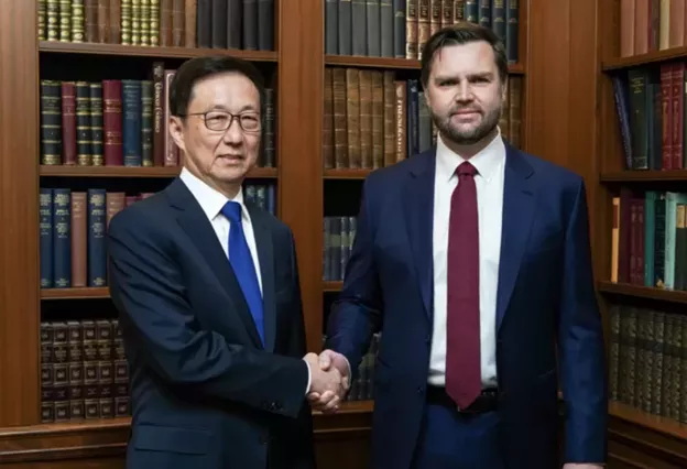 中国国家副主席韩正会晤美国当选副总统万斯